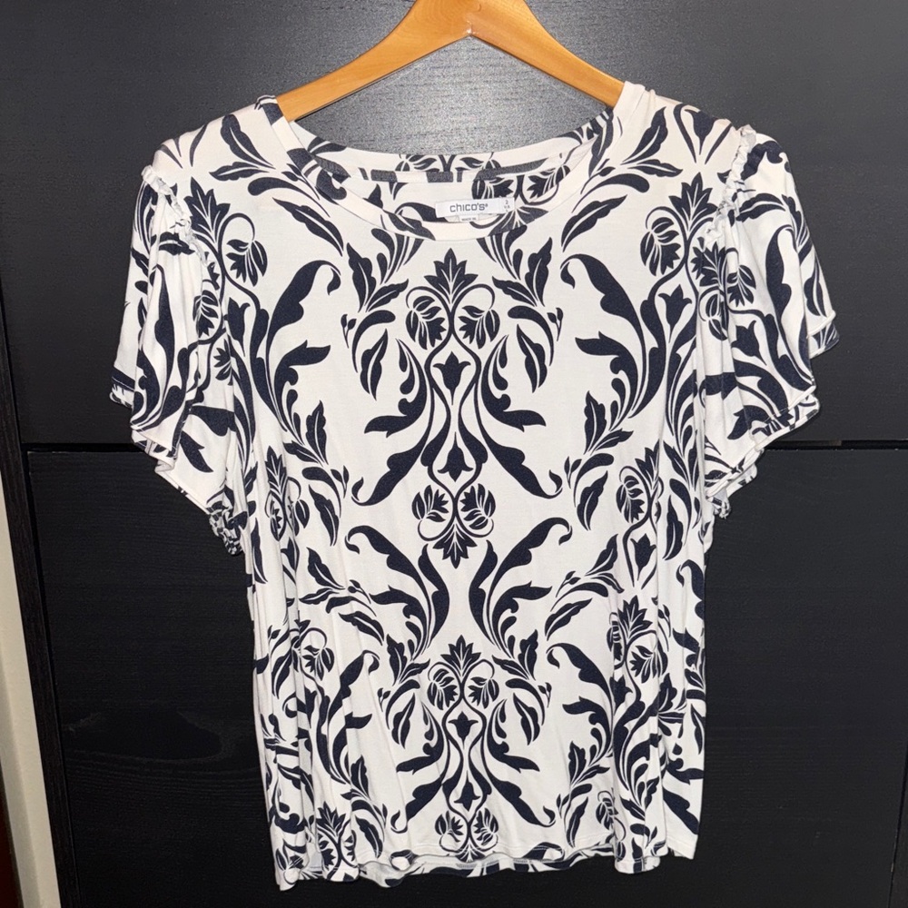 Chico's Navy and White Floral Short Sleeve Top